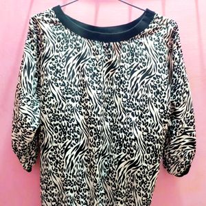 Women's Stylish Printed Top