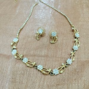 Gold-Tone Floral Necklace and Earrings Set