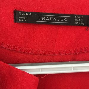 Red Jumpsuit Zara trafaluc . limited edition