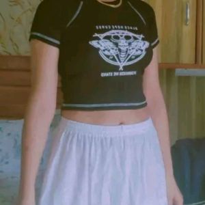 M SIZE BLACK E GIRL CROP TOP