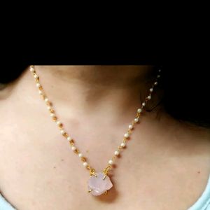 RAW ROSE QUARTZ with pearl chain necklace 😍