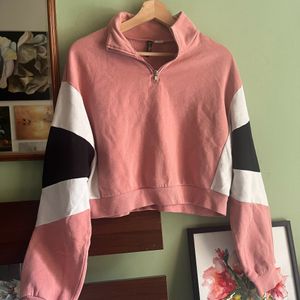 CROPPED HOODIE