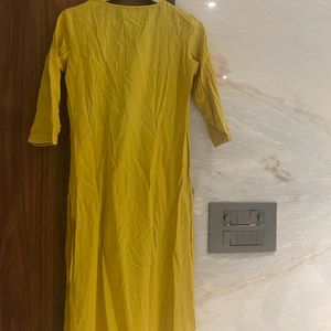 Ajio XS Size Yellow Textured Kurta With Embroidery