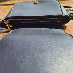 Caprese Sling Bag