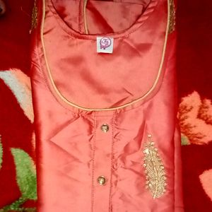 Beautiful Peach Colour Of Kurti 🌸..