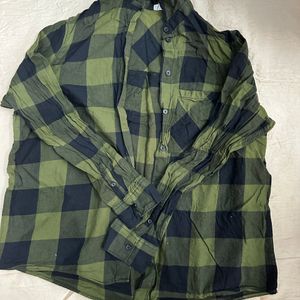 H&M Plaid Green Shirt ( With Slight White Spots At The Back)