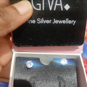 GIVA 925 Silver Anushka Sharma Solitare Studs