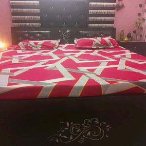 Designer Bedsheet In Excellent Condition