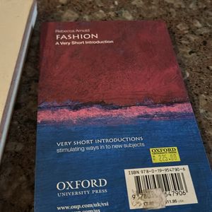 2 Fashion Books - Be Stylish By Pernia Qureshi