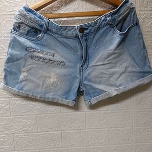 Denim Short Pants – Effortless Style for Medium to