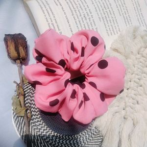 Beautiful pink black dots scrunchies 😍