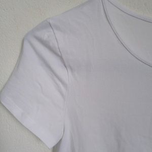 White Women's Fitted T-shirt(H&M)