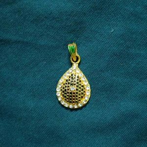 Almond Design Green Shaded Pendant 💛💛