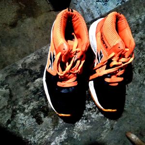 RUNNING SHOES IN NEW CONDITION