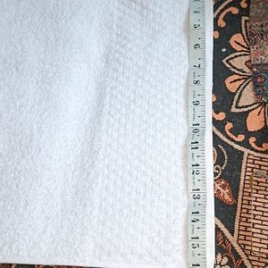 BRAND NEW HAND TOWEL WHITE / PURE COTTON