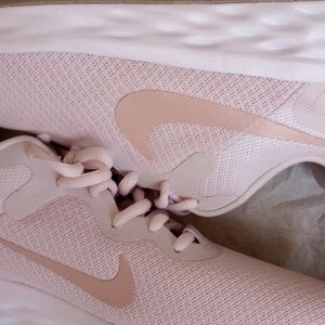 Nike Pink Sport Shoes