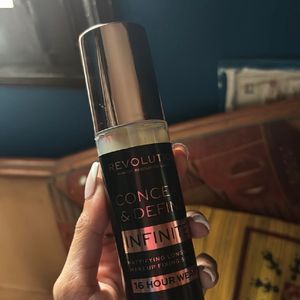 Makeup revolution fixer