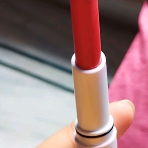 Mamaearth Moisture Matte Longstay Lipstick