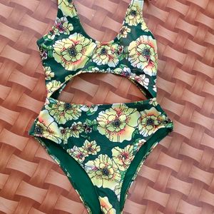 Beautiful Printed Swimwear For Beauties