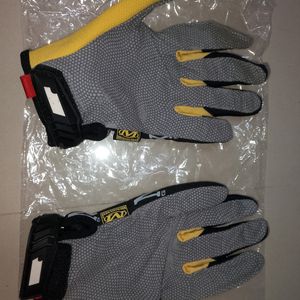 🔥OFFERS ACCEPTED🔥Gloves - Mechanix