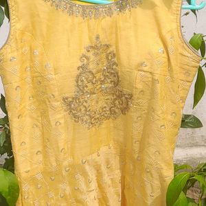 Gown, Sleeveless SuitSpecial For Ganesh Chaturthi