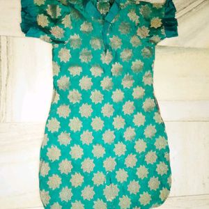 Beautiful Sea Green Golden Flower Kurti! 💚