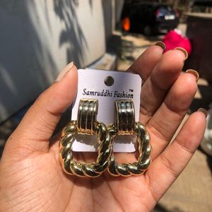 Gold Unique Design Earring