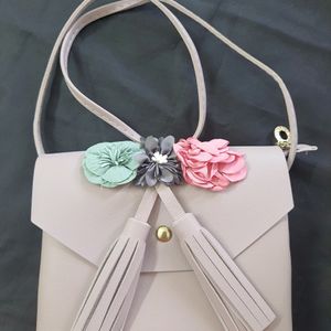 Hand Come Shoulder Bag