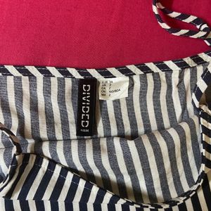 H&M White and Dark Blue Stripes Crop Top