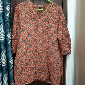 Multicolored Short Kurti Size 44