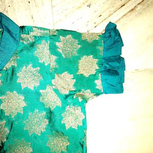 Beautiful Sea Green Golden Flower Kurti! 💚