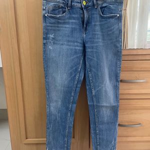 As Good A New Zara Jeans Size US10