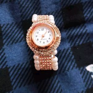 BRACELET WATCH For Women's And Girls Offer