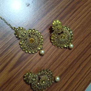 Earrings And Maangtika