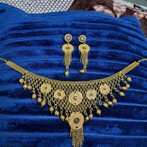 1 Gm Gold Plated Chocker With Earrings