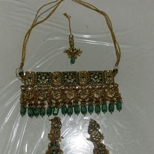 Jewelry Set With Mang Tika