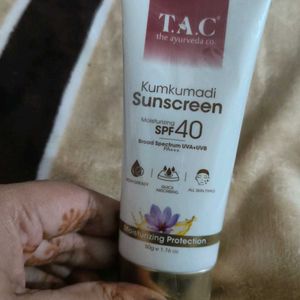 Tac Kumkumadi sunscreen Moisturizing SPF 40 PA+++