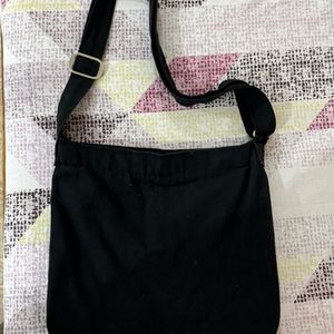 Black Slingbag