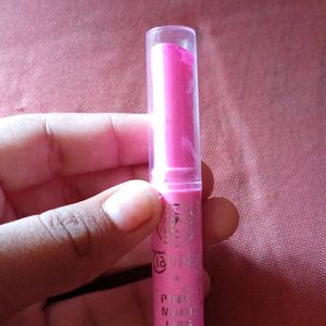 Eyeliner With Pink Magic Lipstick.