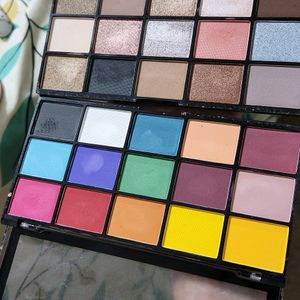 Makeup Revolution Palettes Combo