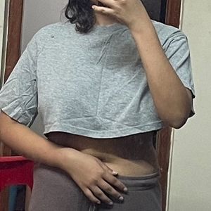 grey crop h&m tee