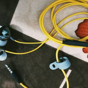 realmea earphones