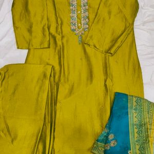 Pure Chinon Fabric Suit With Organza Dupatta