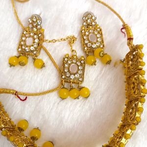 Beautiful Festive And Wedding Friendly Yellow Set