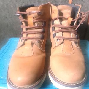 Boots For Boys, Size 35, Small Flaw-see Last Photo