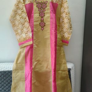 Embroidered Embellished Kurta Pink