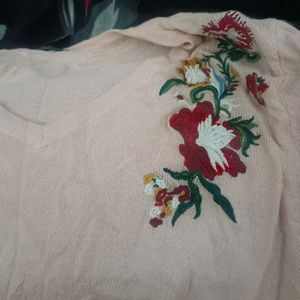 Embroidered knitted Top