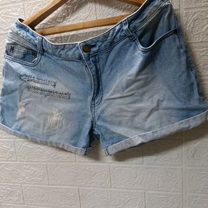 Denim Short Pants – Effortless Style for Medium to