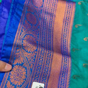 Women Turquoise Saree