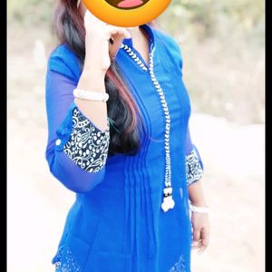 Sort Kurti